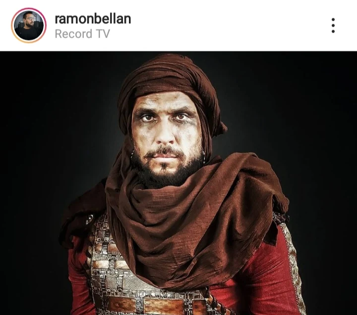 Ramon Bellan caracterizado como Rei Tidal em Gênesis